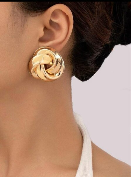 Boucles d'oreilles dorées élégantes