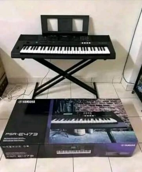 Yamaha PSR-E473 Keyboard