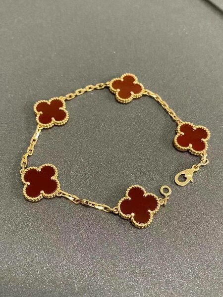 Bracelet trèfle doré élégant