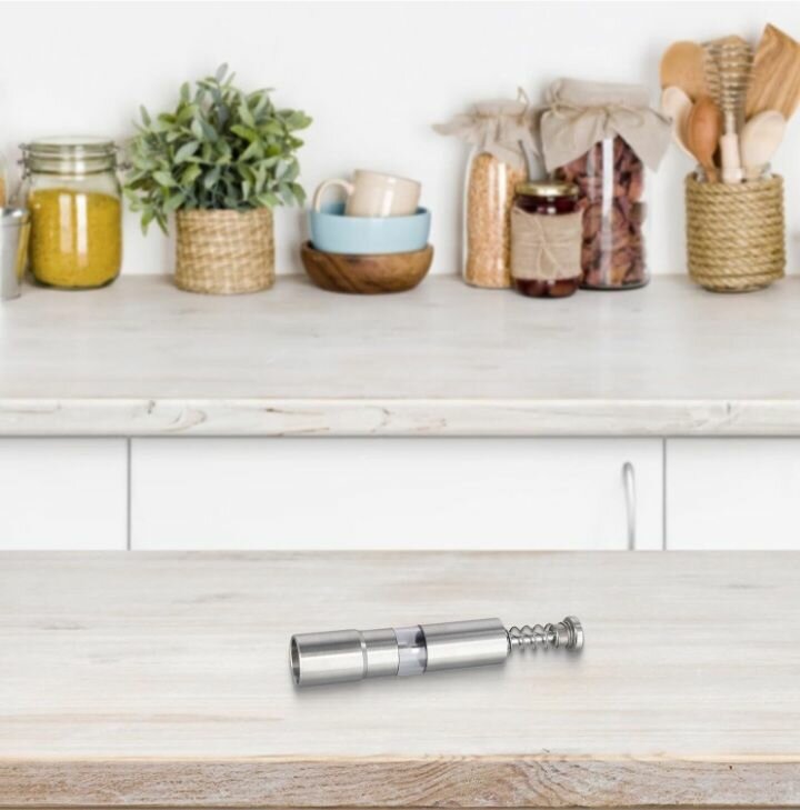 Moulin à épices manuel en acier