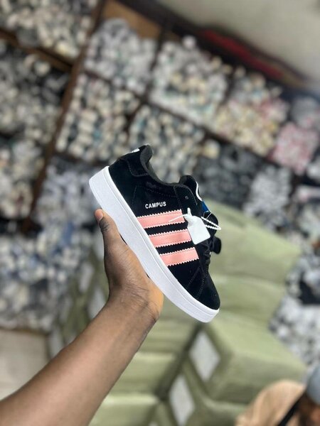 Baskets Campus noires et roses