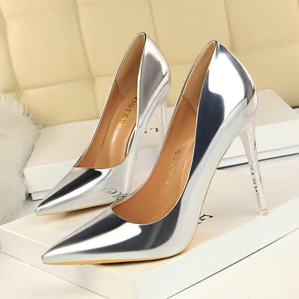 Women shadow pointed sexy shoes