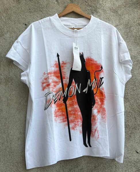 T-shirt imprimé graphique tendance
