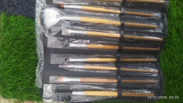 Makeup brushes
