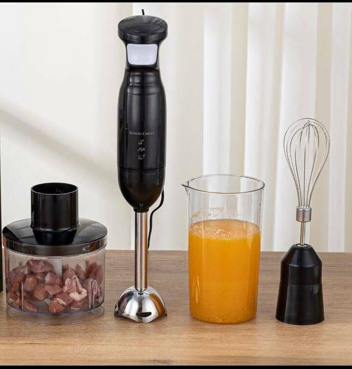 Mixeur quatre-en-un.