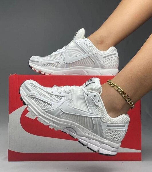 Baskets blanches respirantes