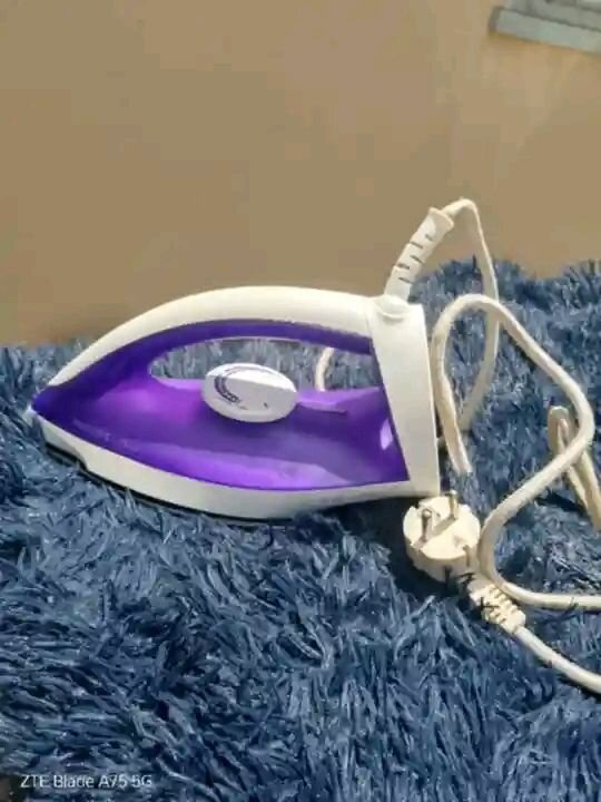 Fer à repasser Philips violet
