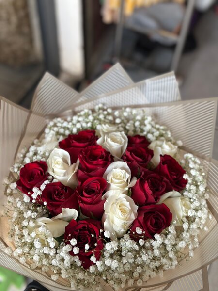 Bouquet de Roses Rouge et Blanche