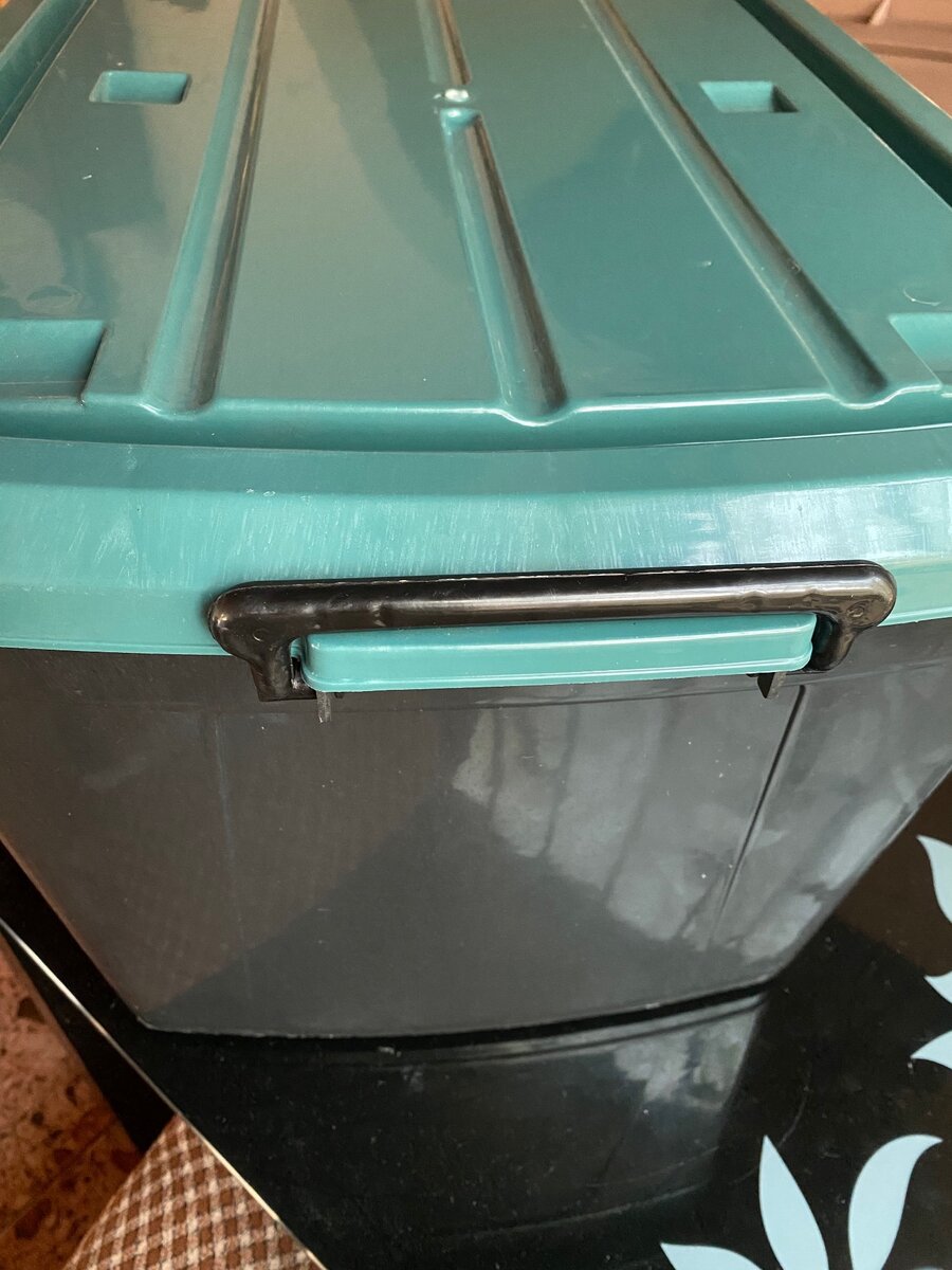 80litres capacity side Buckle storage container with wheels