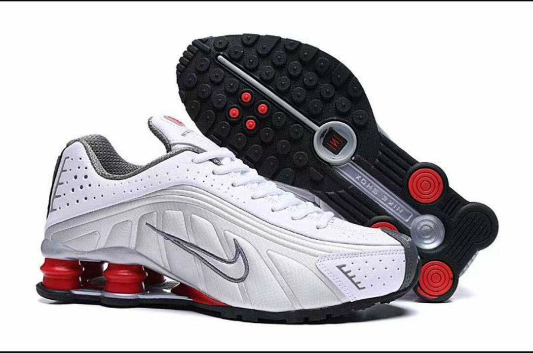 Chaussures Nike shox R4