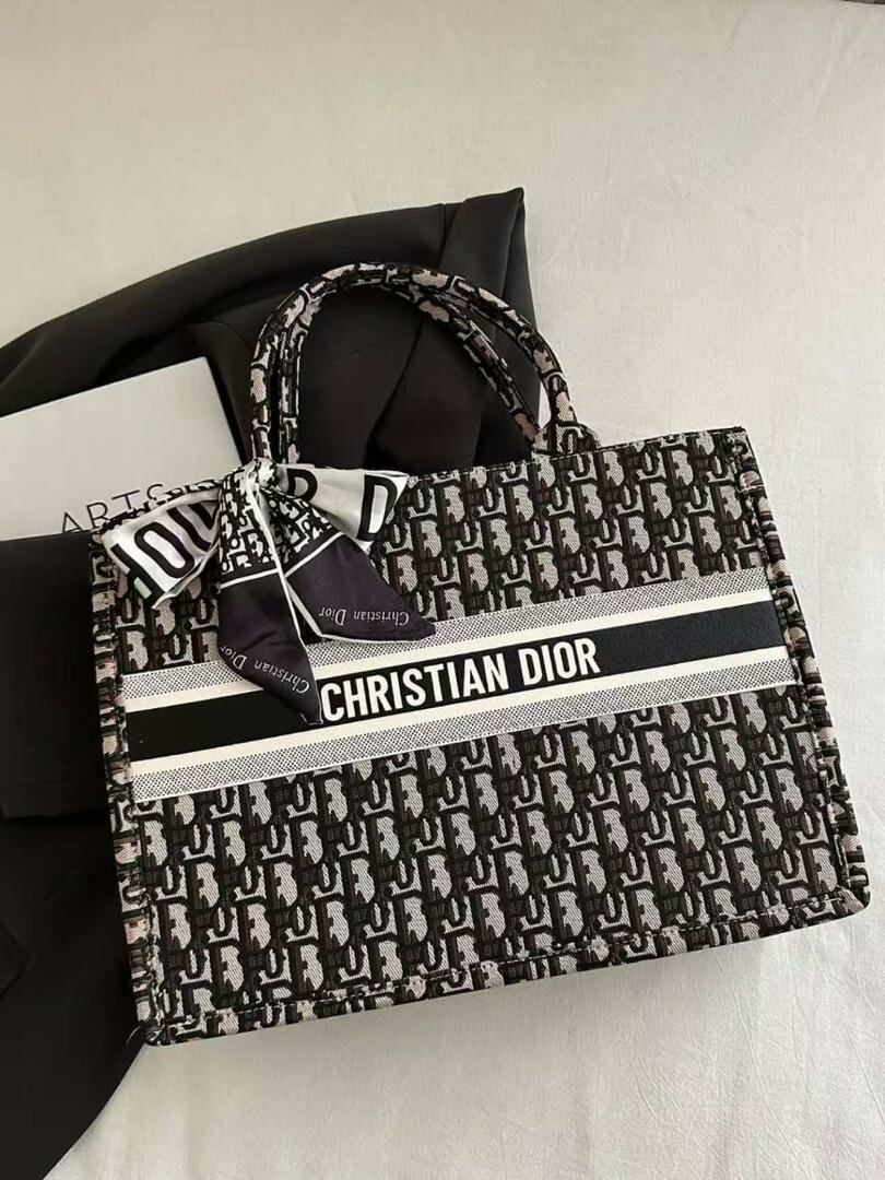 Sac à main Christian Dior élégant