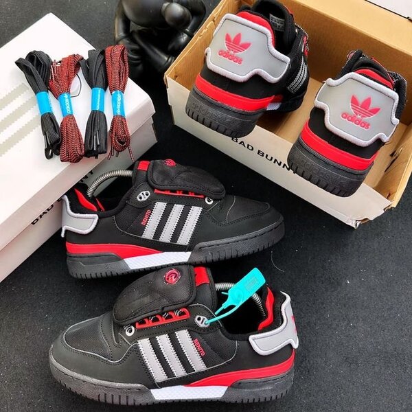 Adidas Sneakers Noires et Rouges