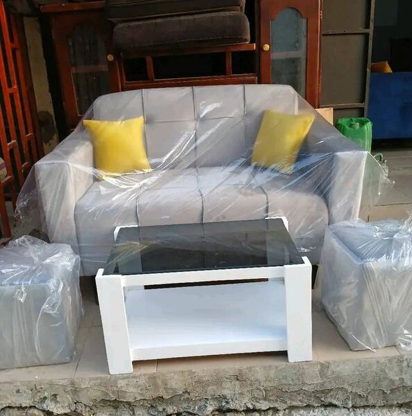 Canapé et table basse