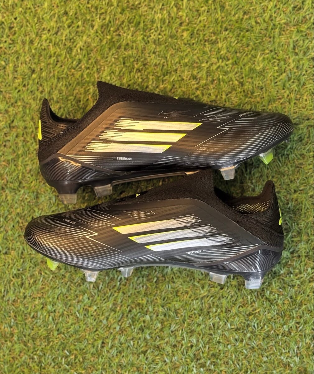 Chaussures de foot F50 noires