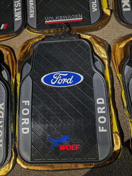 Tapis pour voiture 5 pièces