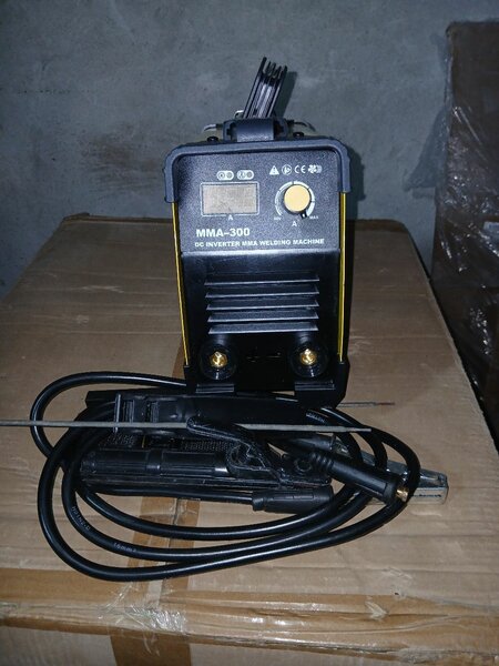 Soudeur Inverter DEWALT MMA-300