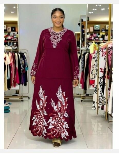 Robe longue brodée femme