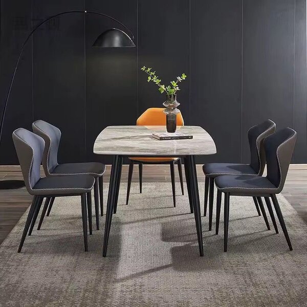 Table à manger en marbre