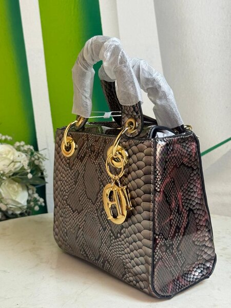 Sac à main en cuir serpent