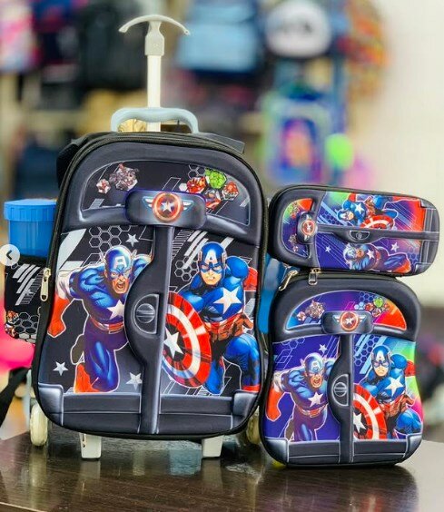 Set of 4 items for school with the print "The First Avenger"