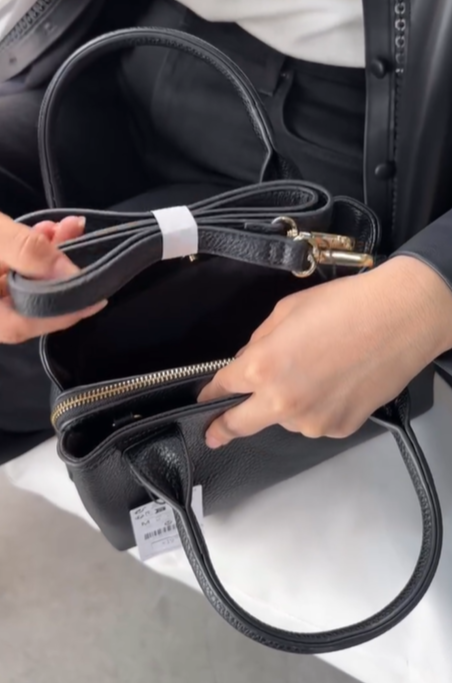 Компактная черная сумочка от Stradivarius