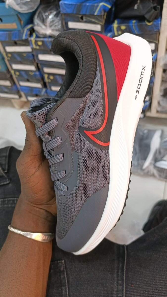 Baskets de course légères homme