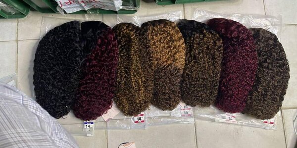 Perruques Jerry Curly