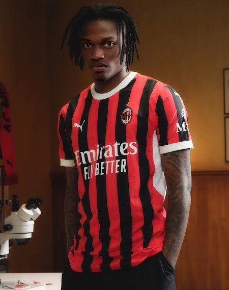 Maillots rouge de Ac milan