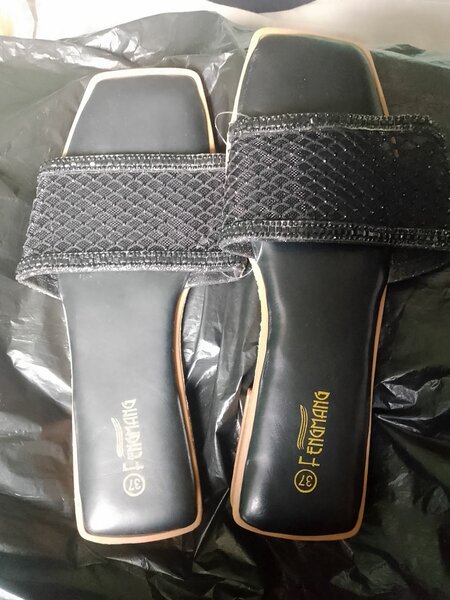 Sandales Noires Élégantes Femmes