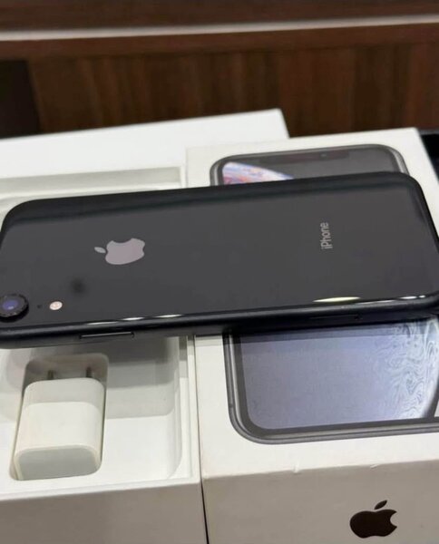 iPhone XR - Smartphone Noir 64 Go