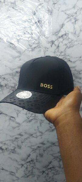 Casquette noire BOSS neuve
