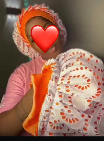 Bonnet réversible double couche