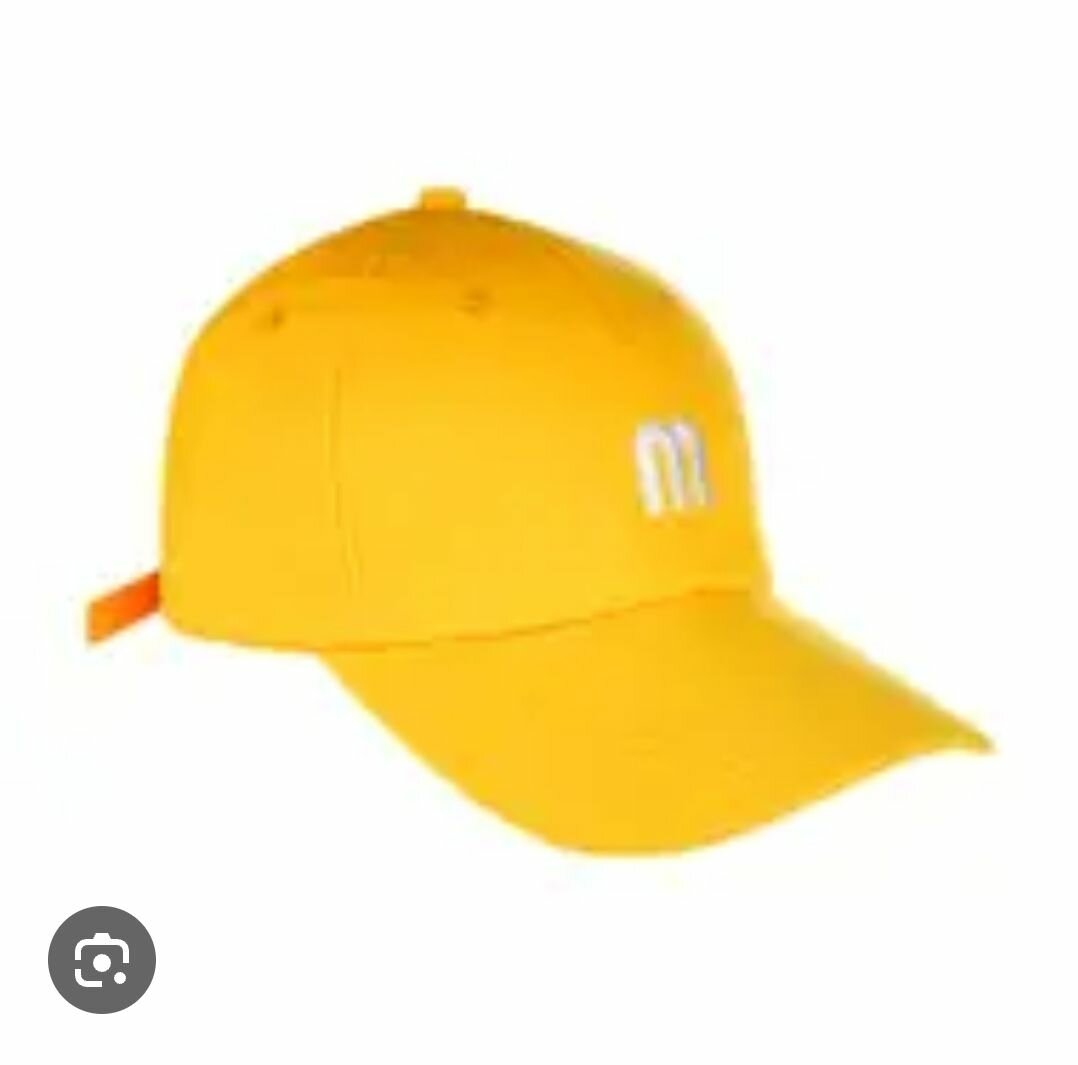 Casquette Jaune Lettre M