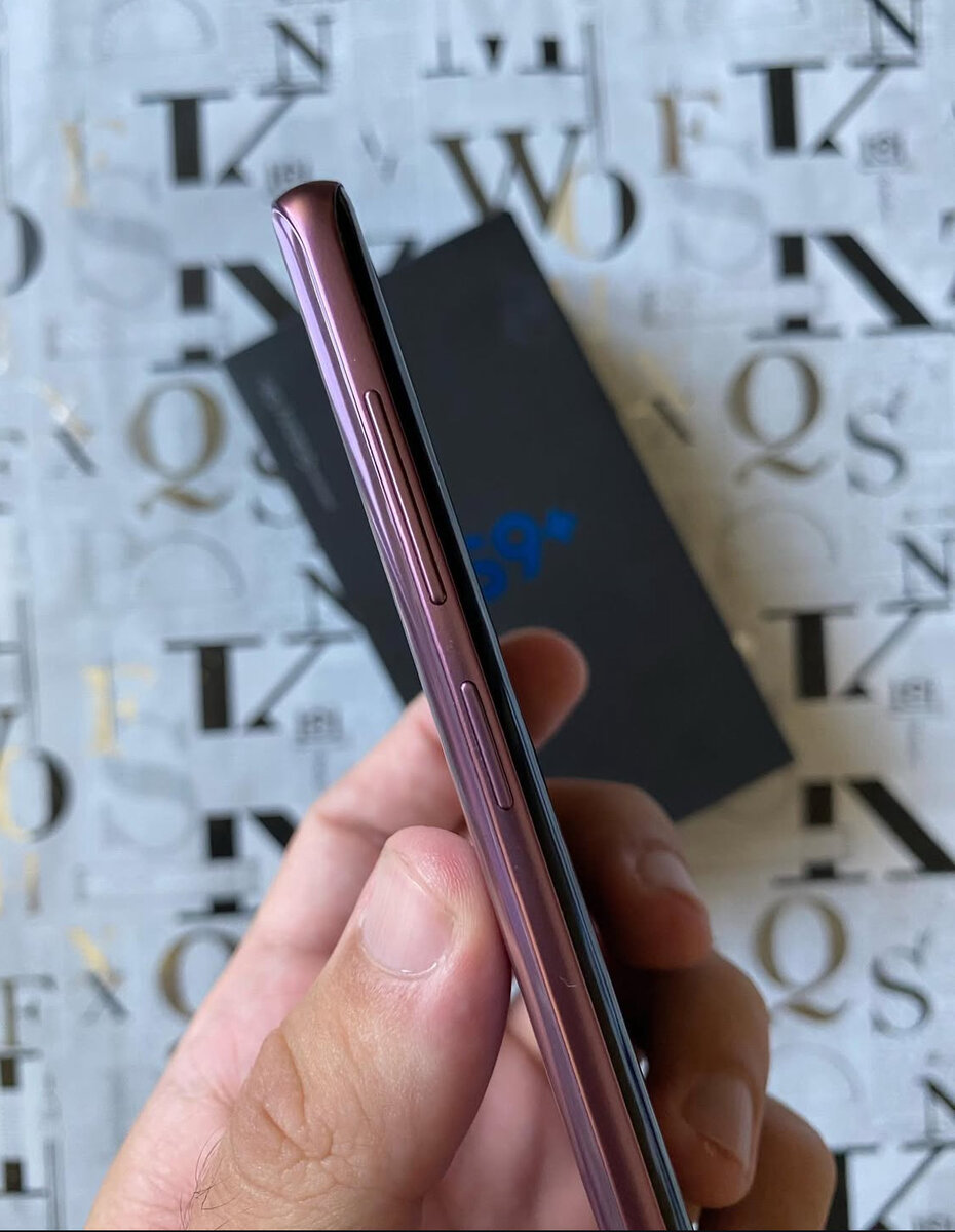 Samsung Galaxy S9+ Violet