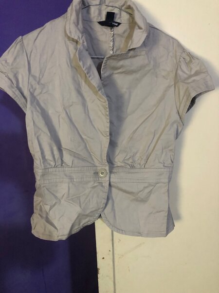 Blouse à manches courtes élégante