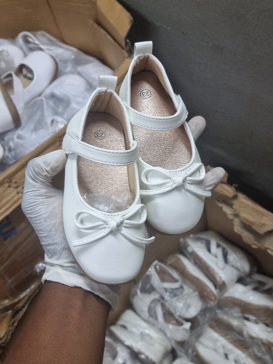 Ballerines blanches enfant