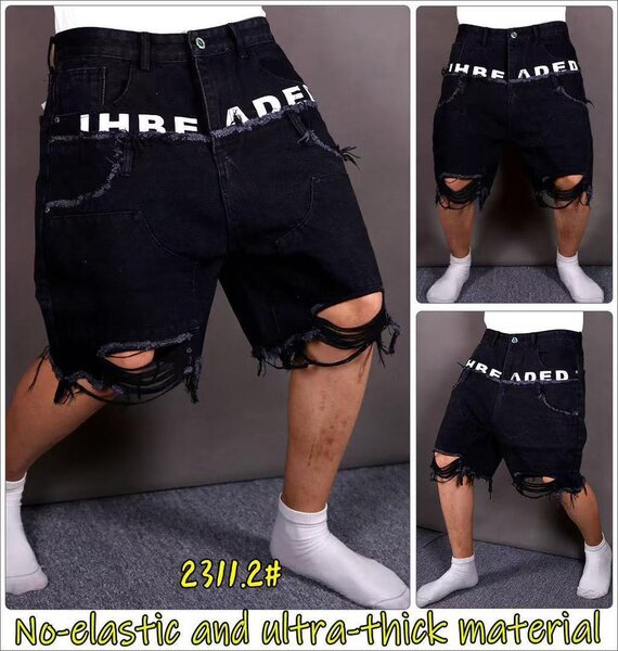 Shorts en denim déchiré coloré