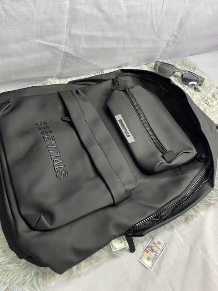 Sac à dos Essentials stylé