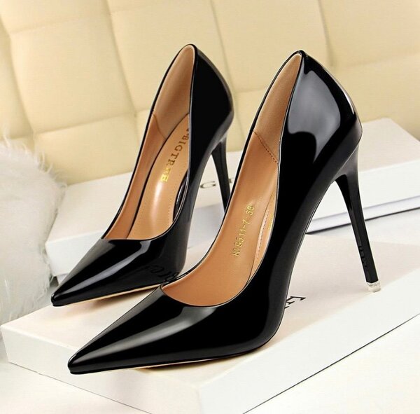 Ladies shoes