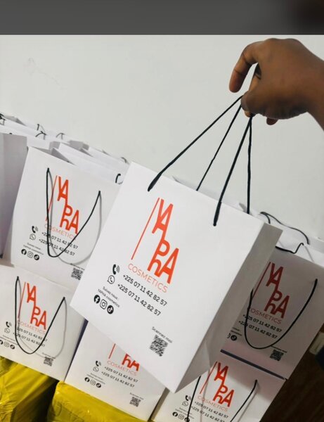 Boîtes cadeaux élégantes noires