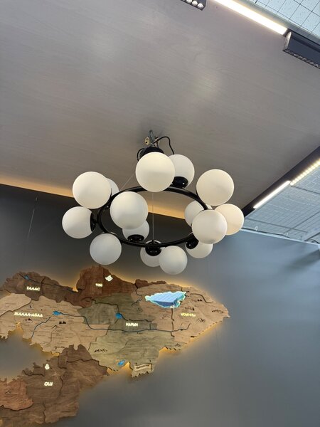 Люстра для 20м2