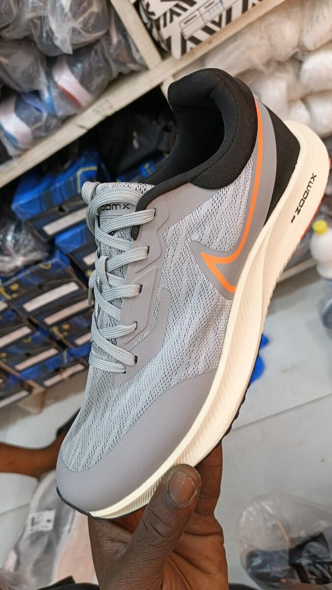 Chaussures de sport léger homme