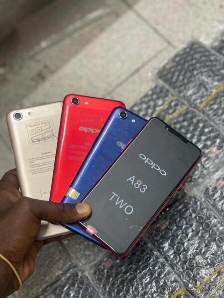OPPO A83s