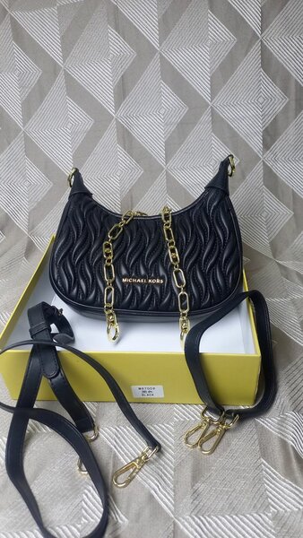 Sac à main noir élégant