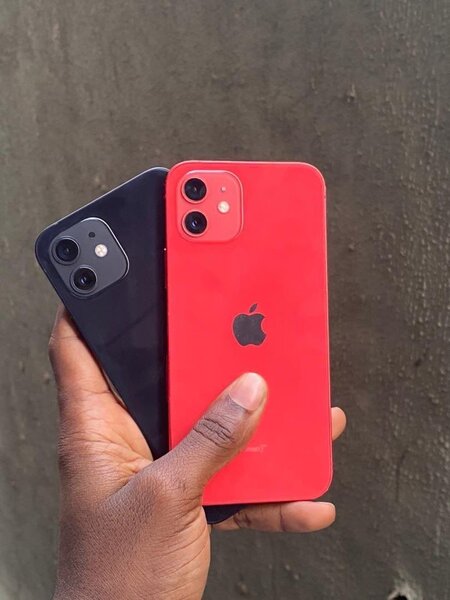 iPhone 12  simple casi neuf