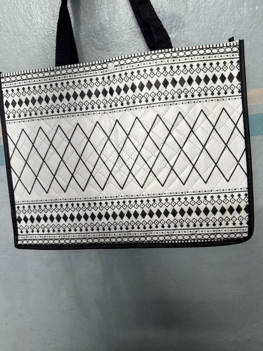 Sacs ethniques à motifs géométriques