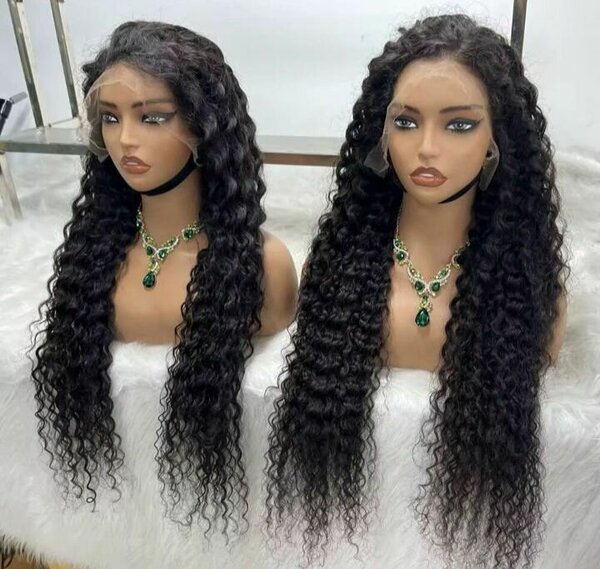 Perruque longue bouclée