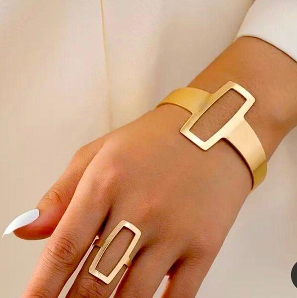 Bijoux Élégants en Métal Doré