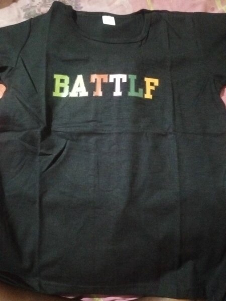 T-shirt noir "BATTLF"