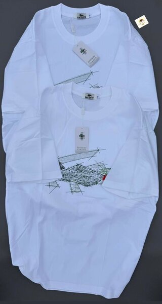 T-shirt blanc moderne